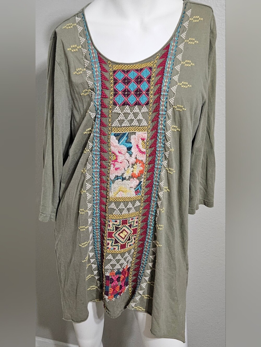 JOHNNY WAS ~ Olive Green Cotton Embroidered Raw Hem Long Tunic Top size XL